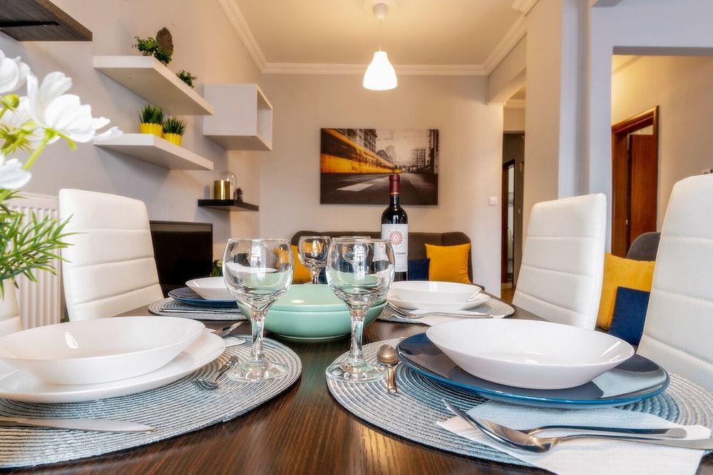 undefined Corona Deluxe Apt Must 3