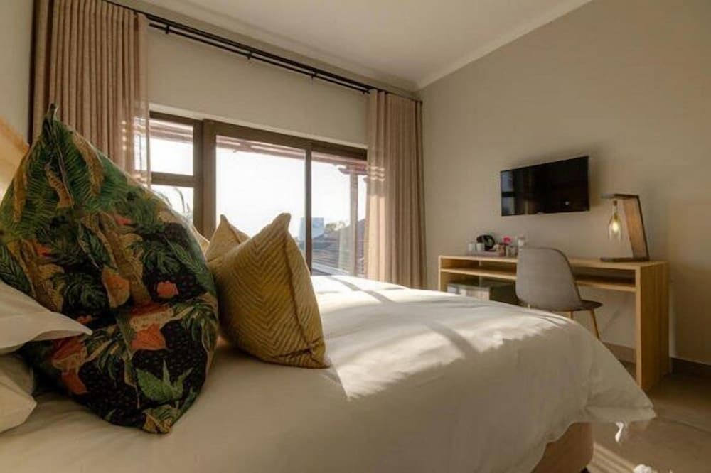 Luxury Room, 2 Twin Beds, Harbor View