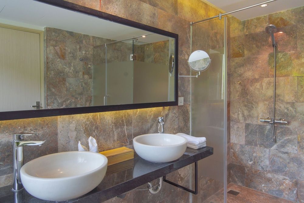 Temple Da Nang Superior Double Room, Garden View 5