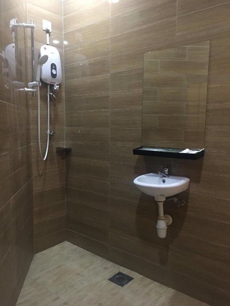 D'Spark Hotel Bayu Tinggi Deluxe Twin Room 4