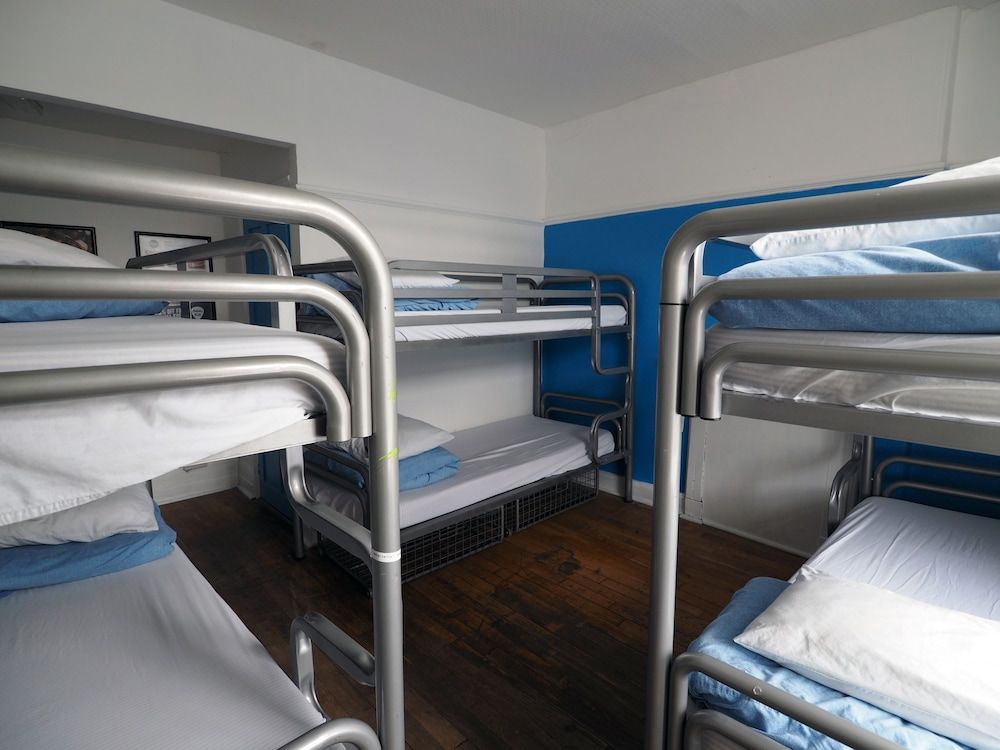St Christopher's Inn, Newquay - Hostel Private 6 Bed Dorm, Ensuite 4