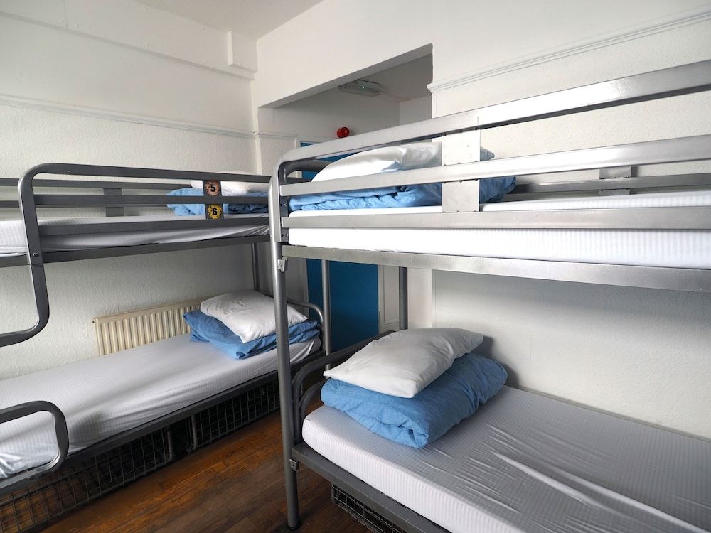 St Christopher's Inn, Newquay - Hostel Private 6 Bed Dorm, Ensuite 3