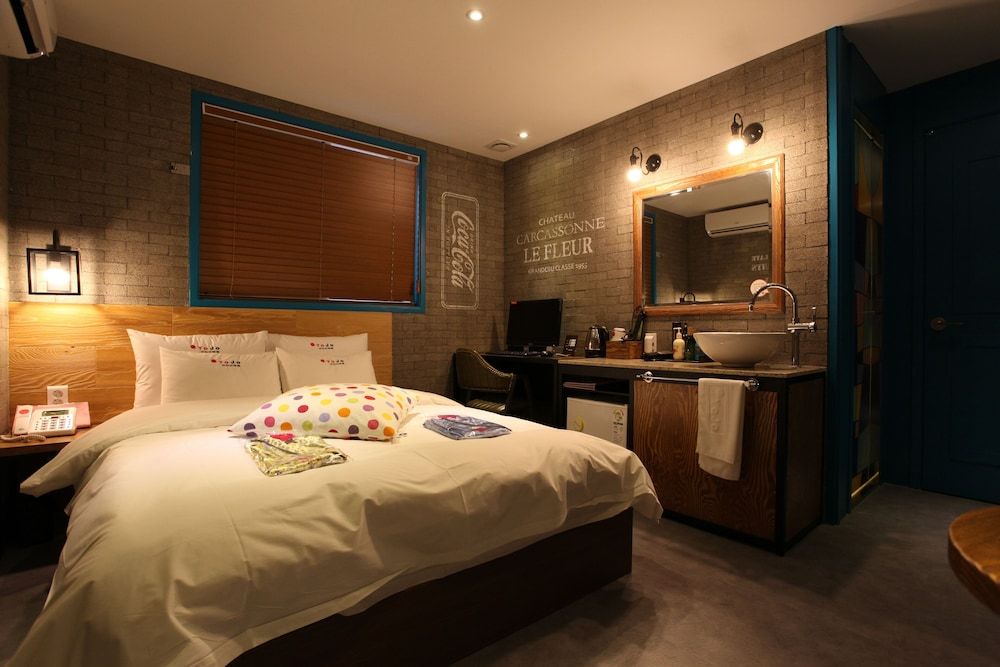 Hotel Yaja Guri Sutaek Standard Room (Check-in: Mon-Thu 6 PM, Fri-Sun 9 PM) 9