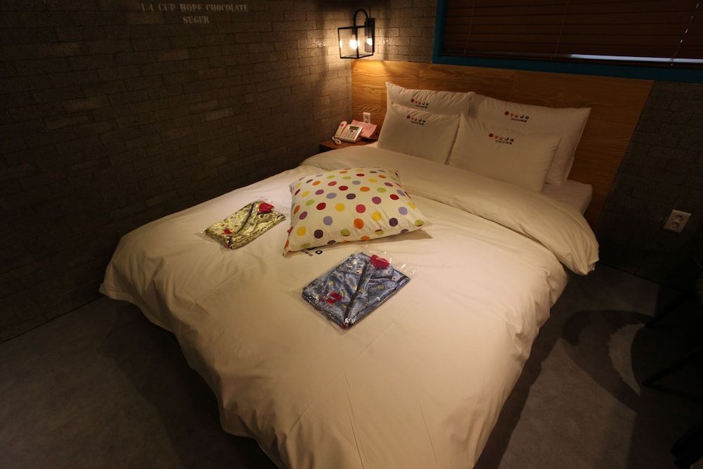 Hotel Yaja Guri Sutaek Standard Room (Check-in: Mon-Thu 6 PM, Fri-Sun 9 PM) 8