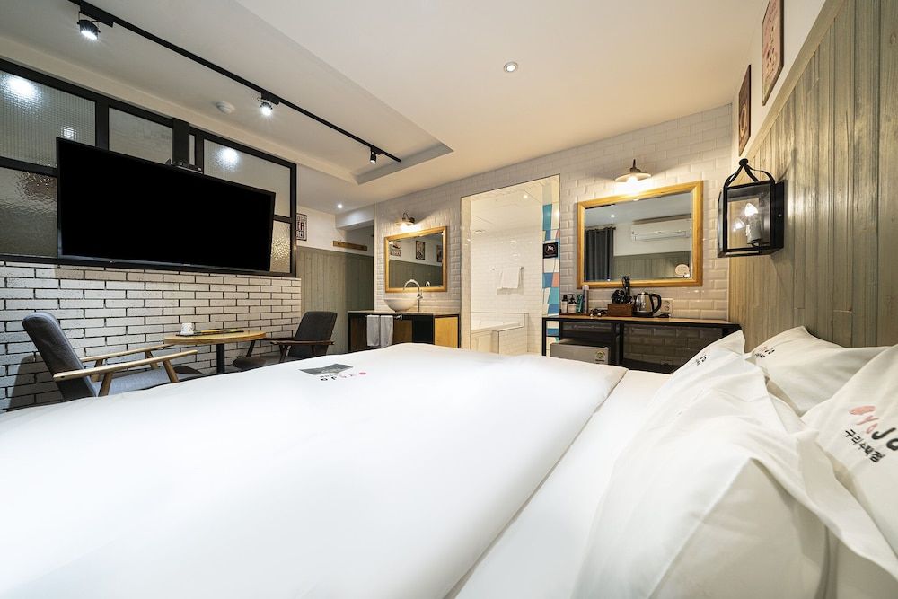 Hotel Yaja Guri Sutaek VIP (Check in time Mon-Thu 6 PM,Fri-Sun 9 PM) 5