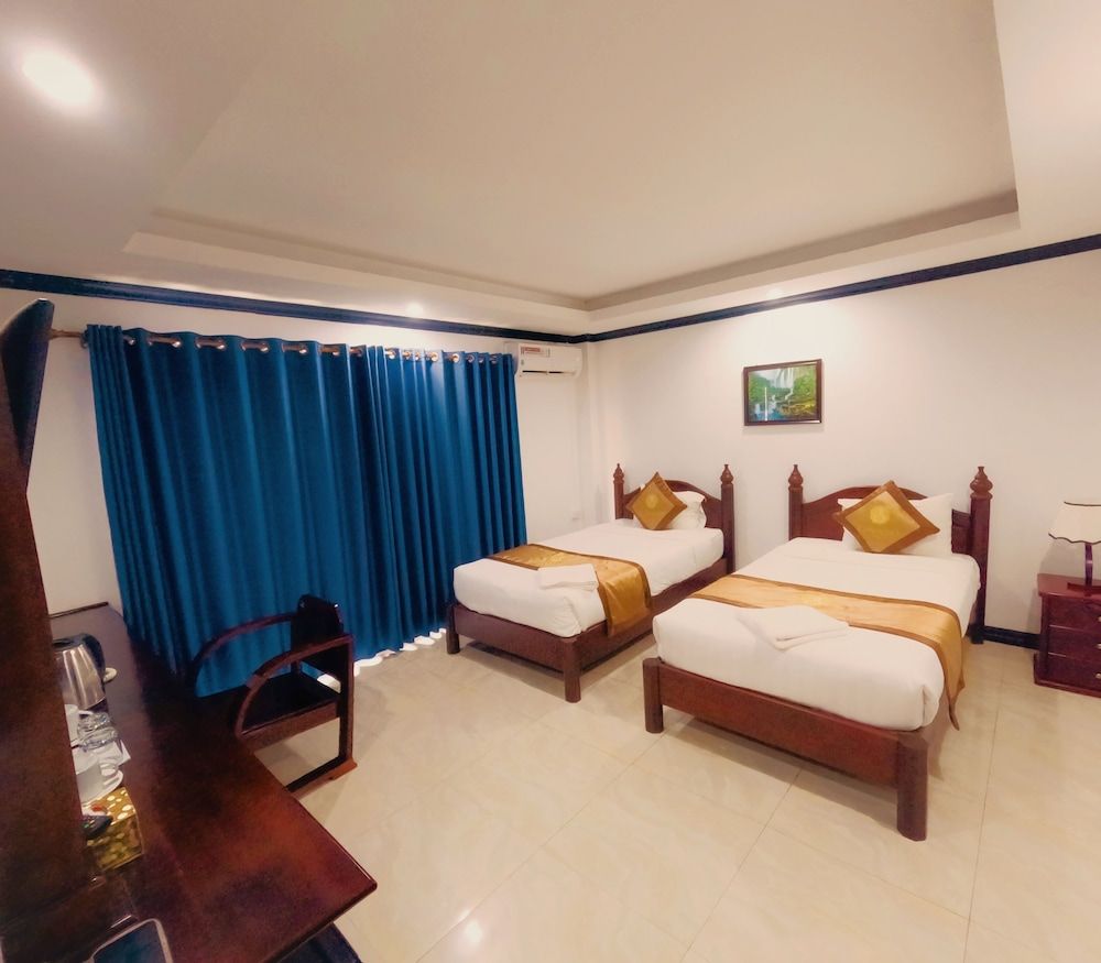Consiana Vang Vieng Hotel Deluxe Twin Room With Balcony