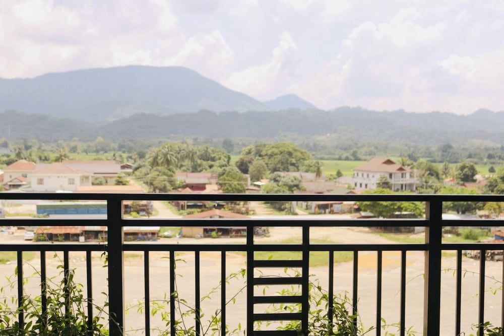 Consiana Vang Vieng Hotel Deluxe Double With Balcony 8