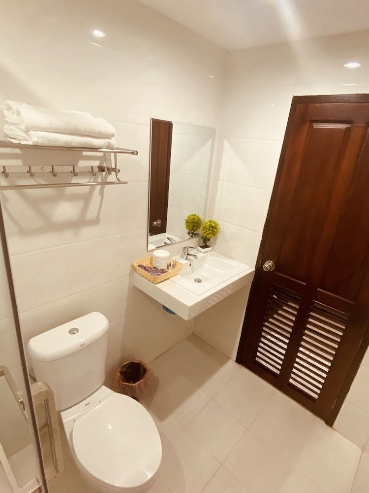 Consiana Vang Vieng Hotel Deluxe Double With Balcony 13