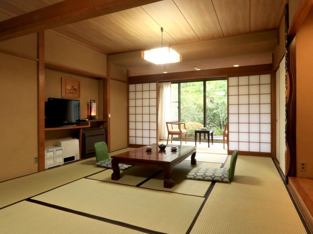 Onsen Ryokan Mitake Japanese Style Room for 5 Guests 3