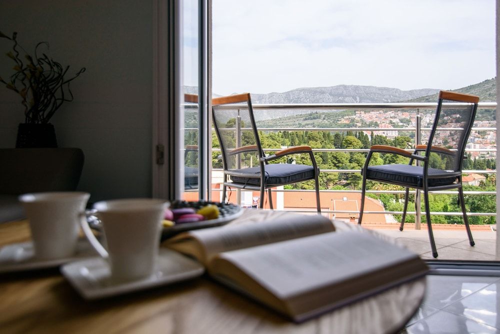 California Apartments III Superior Penthouse, Marina View 11