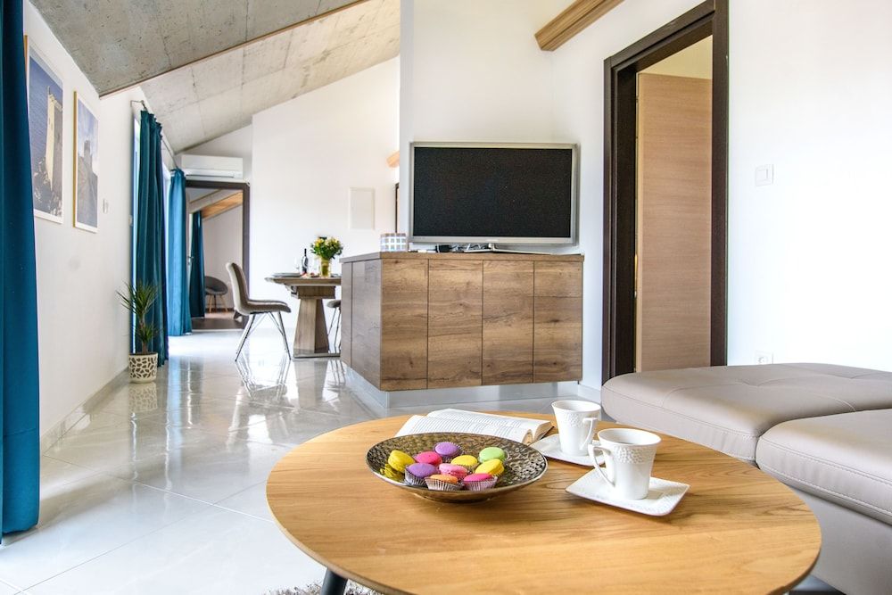 California Apartments III Superior Penthouse, Marina View 19