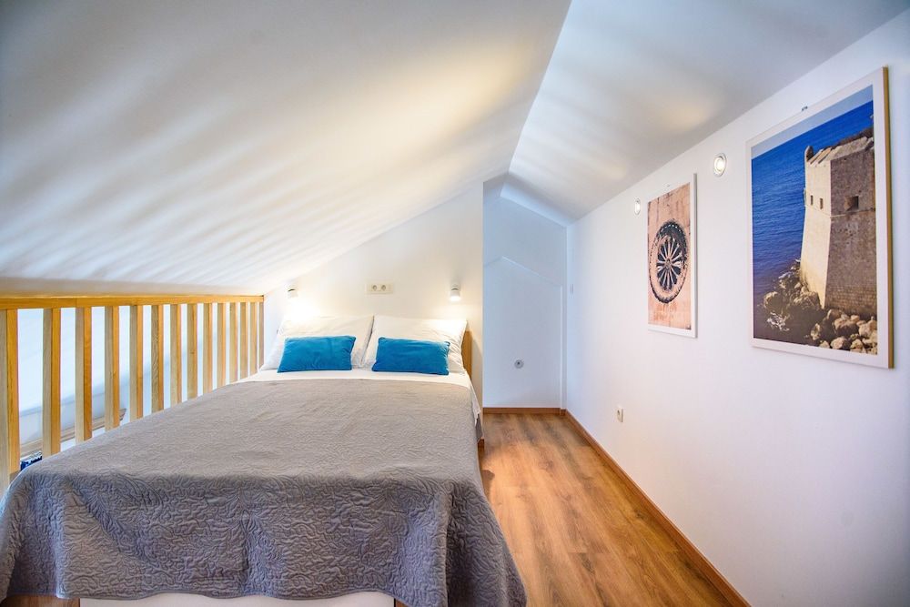 California Apartments III Deluxe Studio Suite, Pool View 2