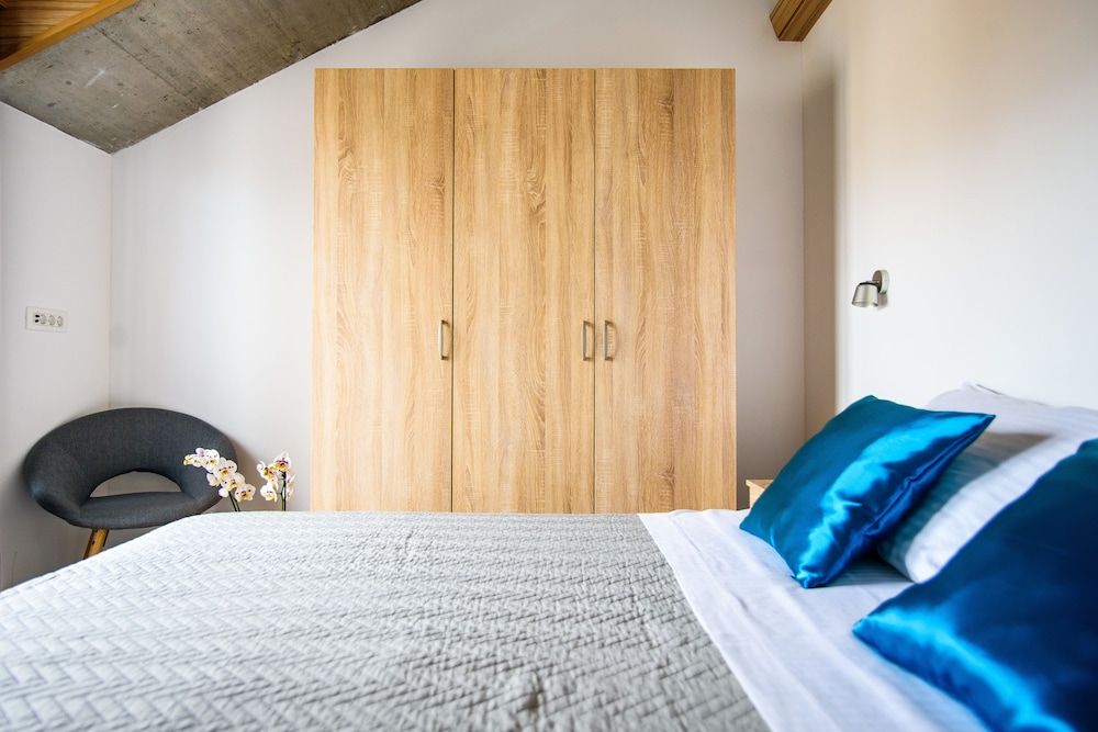 California Apartments III Superior Penthouse, Marina View 7