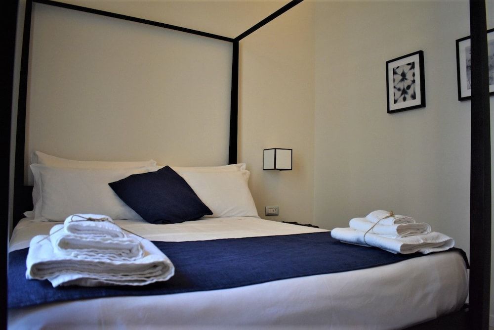 Deluxe Double Room, Balcony (Indaco) (2 pax)