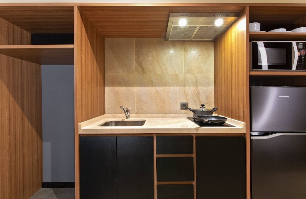 Isoras Cikarang Superior Single Room, Smoking 4