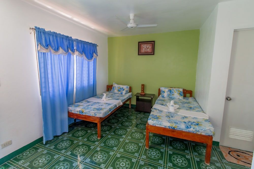 Moonlight Resort Standard Fan Room 9