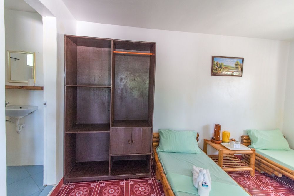 Moonlight Resort Standard Fan Room 17