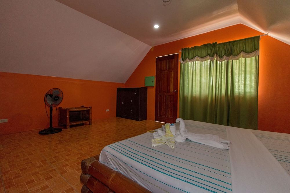 Moonlight Resort Standard Fan Room 3