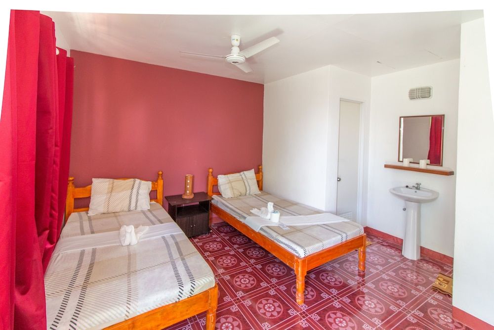 Moonlight Resort Standard Fan Room 4