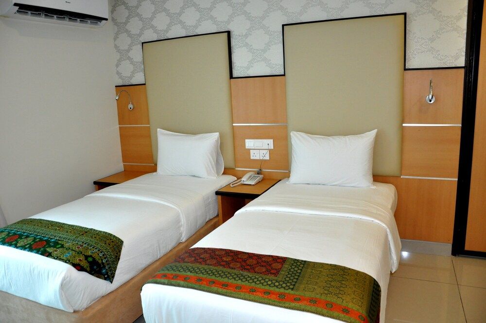 Sipadan Inn 3 Standard Twin Room, City View