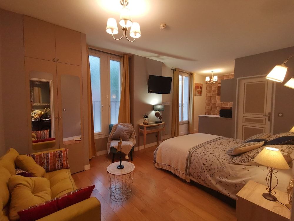 Deluxe Apartment