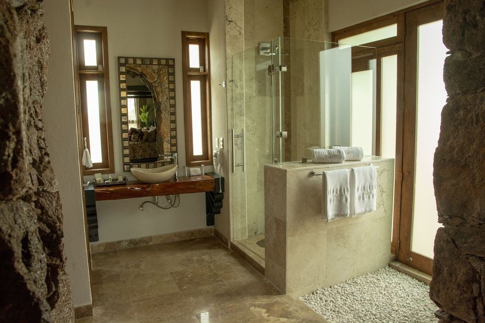Junior Suite, Multiple Beds, Non Smoking, Garden View