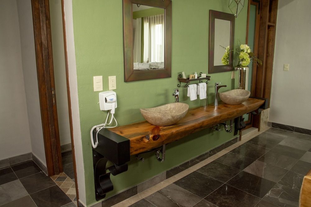 Premier Suite, Multiple Beds, Non Smoking, Garden View