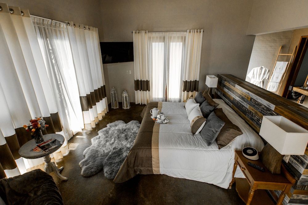 Exclusive Suite, 1 King Bed with Sofa bed, Non Smoking, Garden View