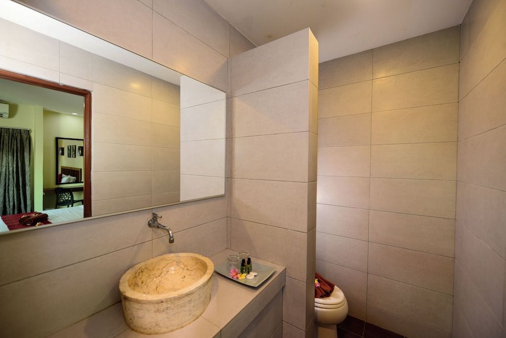 Coconut Beach Villa Langkawi Garden Private Villa - closed bathroom 7