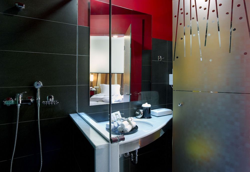 Lato Annex Boutique Rooms Family Room 2