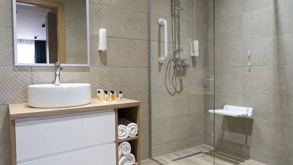 Ha Hotel Mostar Comfort Triple Room 6