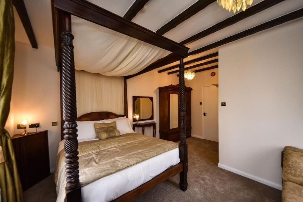 The Bear Inn Superior Room 3