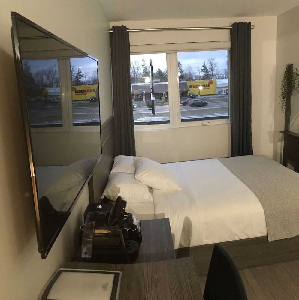 Amber Hotel Deluxe Room (plus) 3