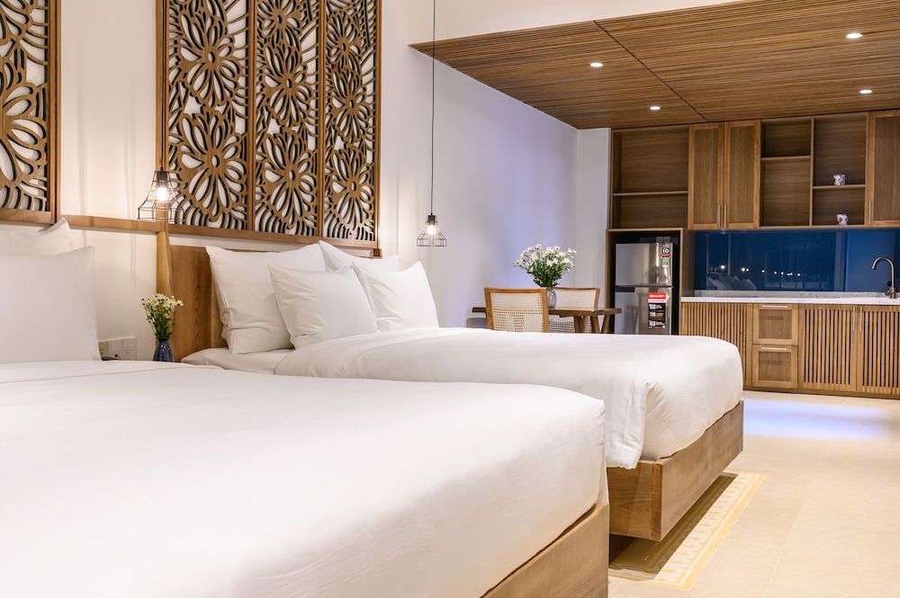 Daisy Boutique Hotel & Apartment Family Studio Suite with Pool View