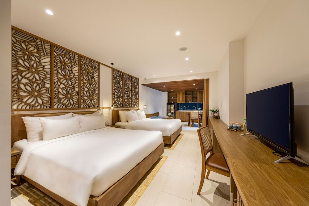 Daisy Boutique Hotel & Apartment Family Studio Suite with Pool View 3