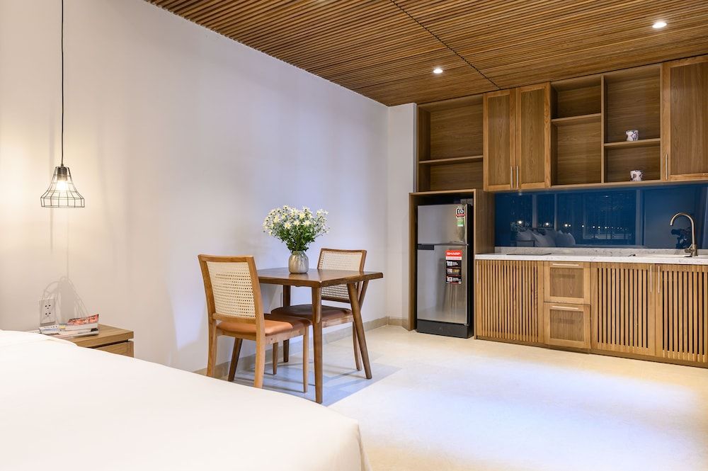 Daisy Boutique Hotel & Apartment Family Studio Suite with Pool View 12