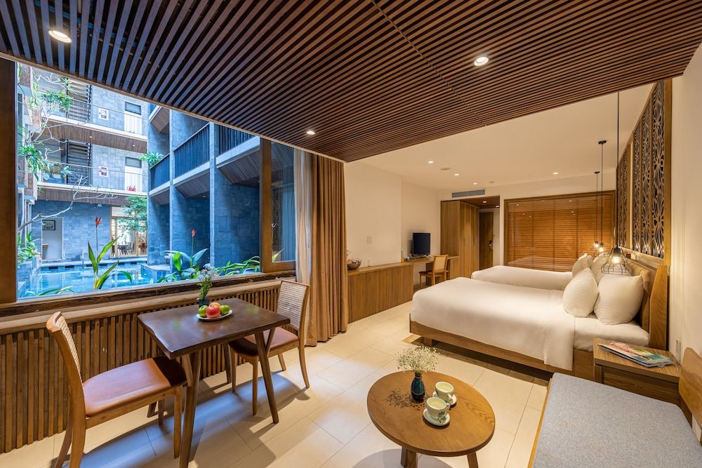 Daisy Boutique Hotel & Apartment Family Studio Suite with Pool View 13