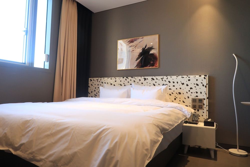 Zam 101 Hotel Standard Room 4