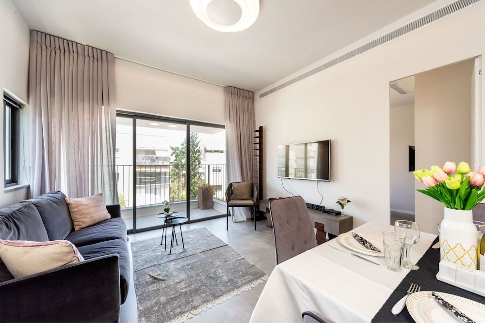 undefined Stylish Apartment with Cozy Vibes by Sea N Rent 3