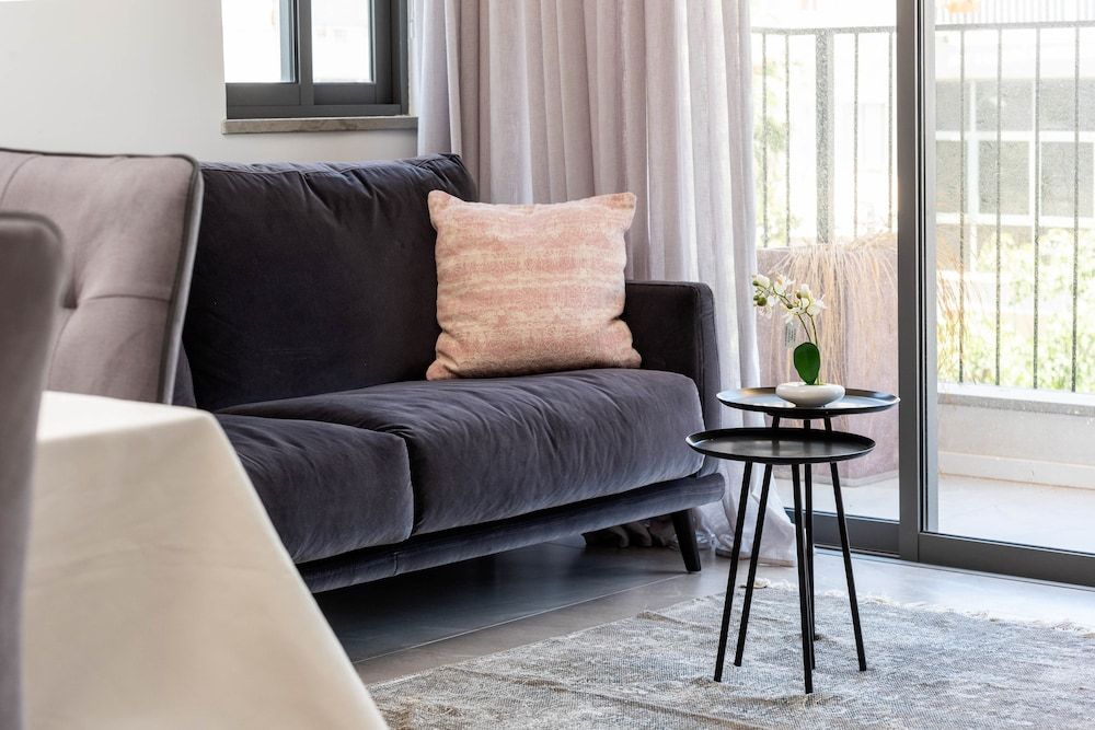 Stylish Apartment with Cozy Vibes by Sea N Rent Apartment, 2 Queen Beds, Non Smoking 18