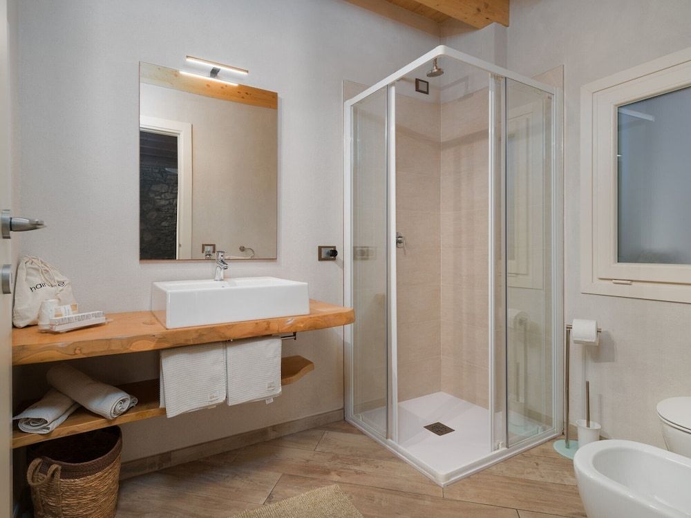 Vista Lago Double Room (Le Bore) 3