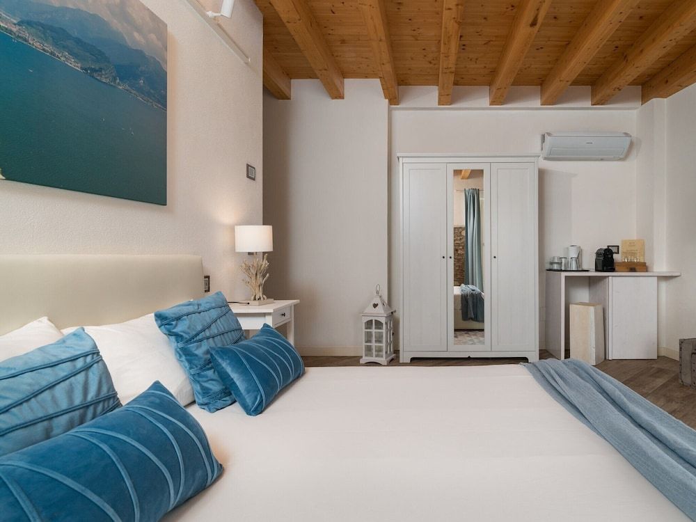 Vista Lago Classic Double Room (El Lac) 5