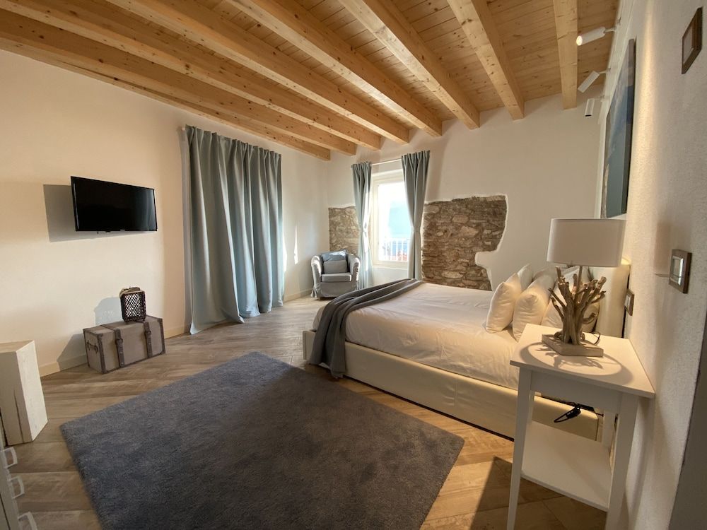 Vista Lago Classic Double Room (El Lac)