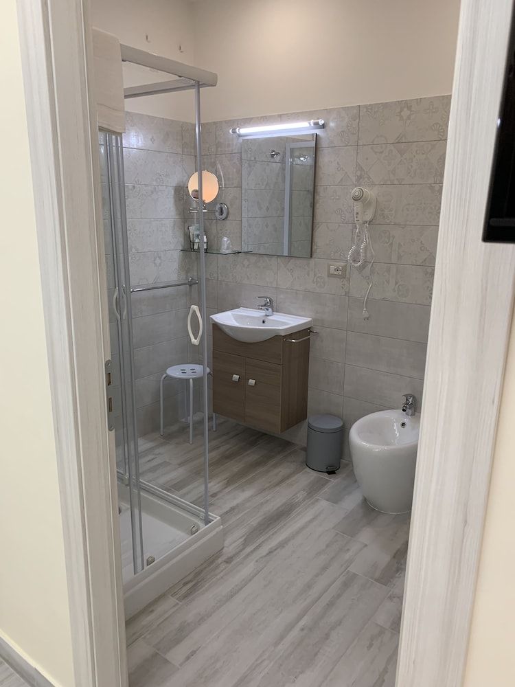 B&B In Centro Deluxe Quadruple Room 9