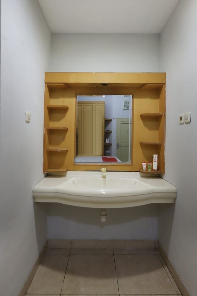 Collection O Mangga Besar Near Lokasari Square Formerly 45 Residence Standard Double Room 7