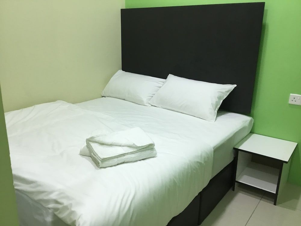 undefined Victory Inn 5