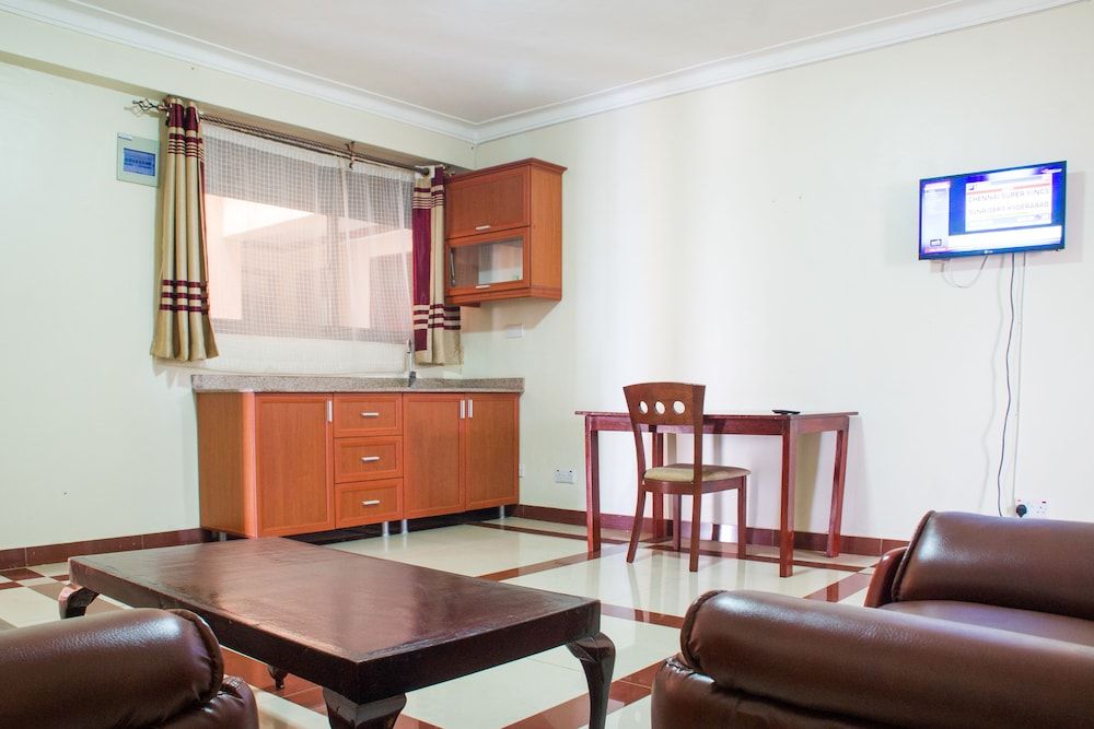 Airport Hotel Entebbe Luxury Studio, City View 5