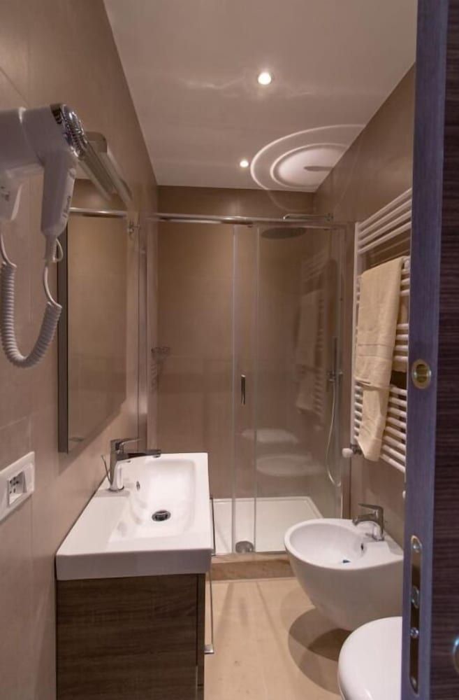 Teatro sullo Stretto Panoramic Double Room, Sea View, Sea Facing 2