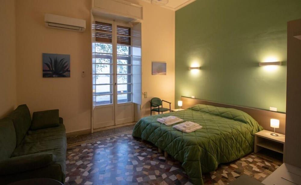 Teatro sullo Stretto Panoramic Quadruple Room, Sea View 3