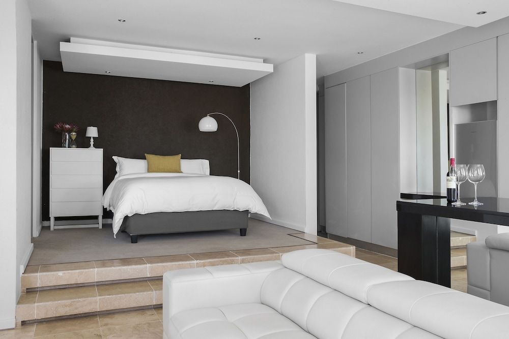 The Franklin Apartment 1106